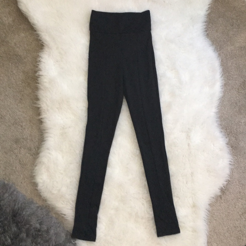 NWOT PrettyLittleThing Leggings